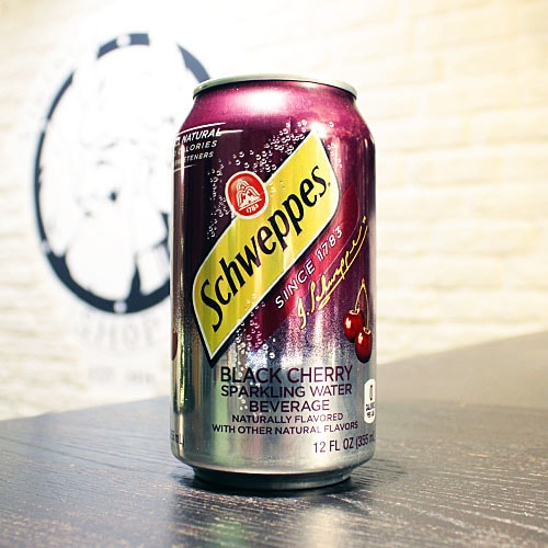 Напиток Schweppes Black Cherry