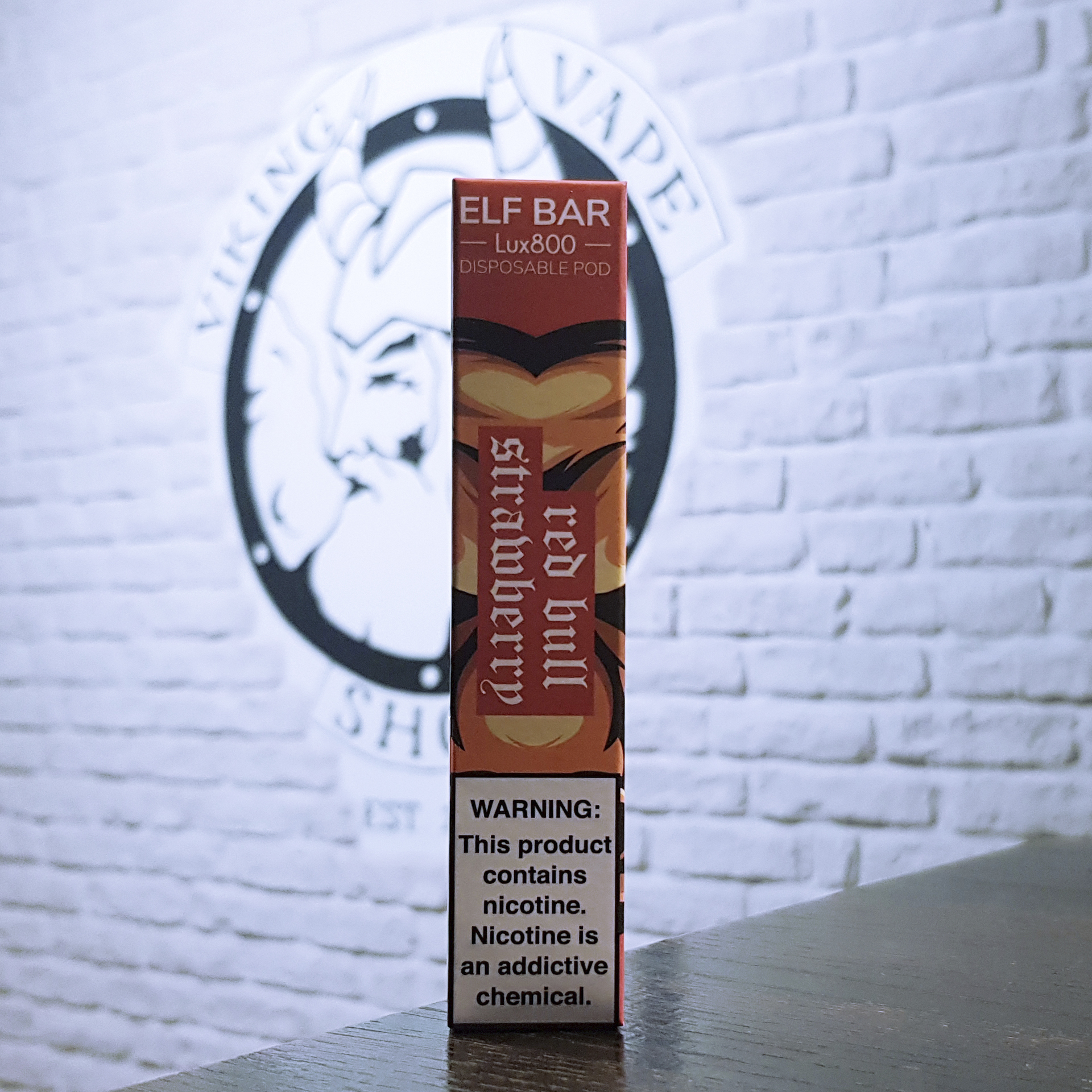 Одноразовая электронная сигарета Elf Bar Lux 800 затяжек Red Bull Клубника