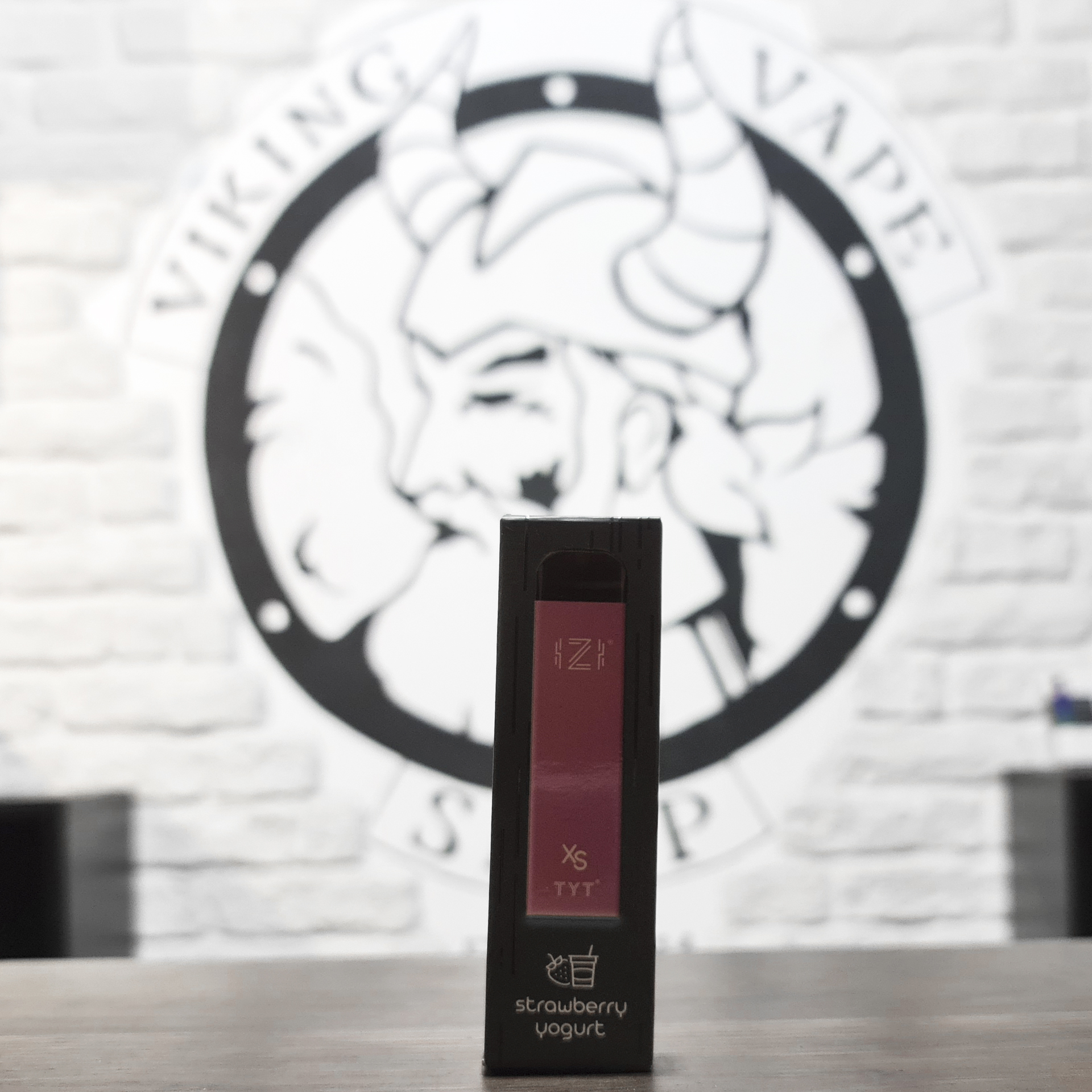 Одноразовая электронная сигарета IZI XS 1000 Strawberry Yoghurt